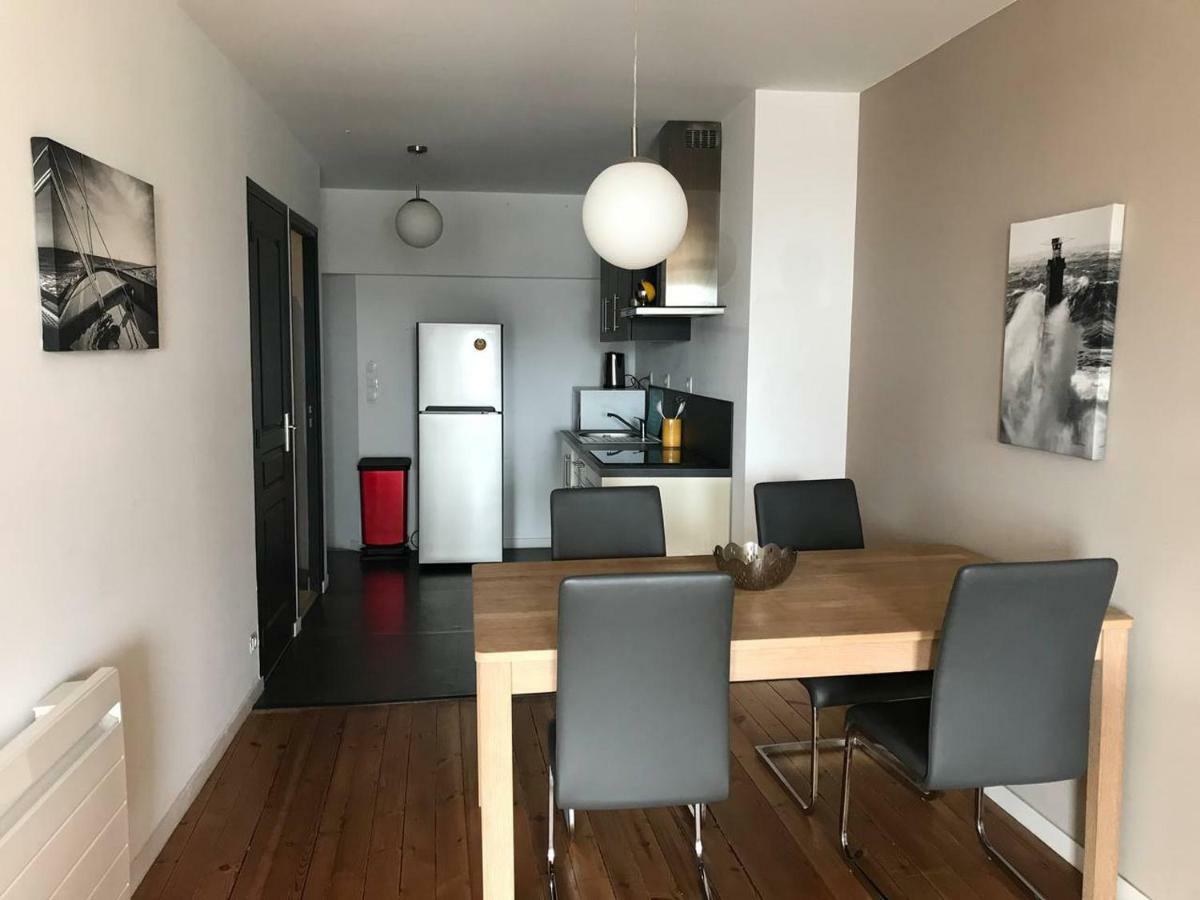 Отель 60 Rue Du Port Гранвиль Экстерьер фото